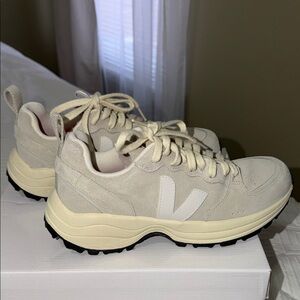 Veja Women's Off-White Sneakers